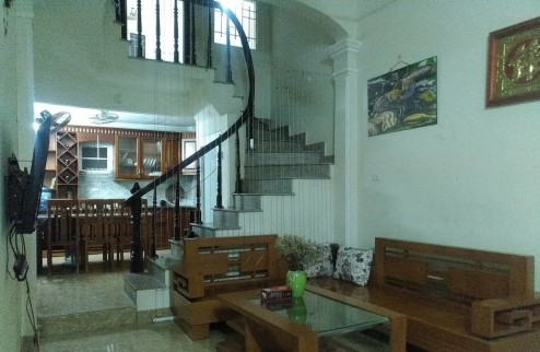 Cho Thuê nhà ngõ Tứ Liên, Tây Hồ, 46m - 3,5T- MT 5m- Giá 12 triệu -  Hộ gđ, người đi làm, online
